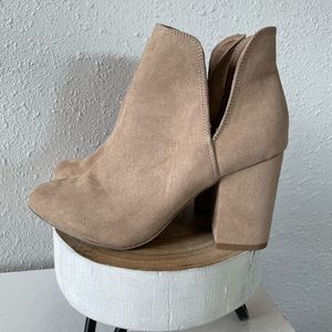 Mari A Chunky Heels Ankle Booties Size 7M